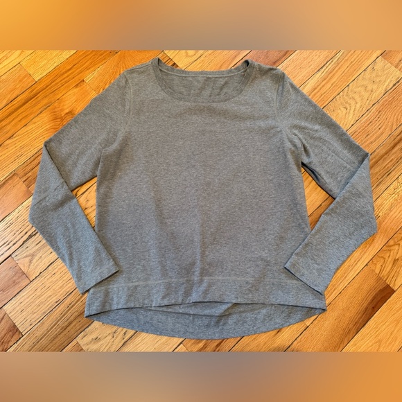 Lululemon Women’s Pleated Back Crew Neck Soft Sweatshirt Gray Size M? READ - Picture 5 of 13